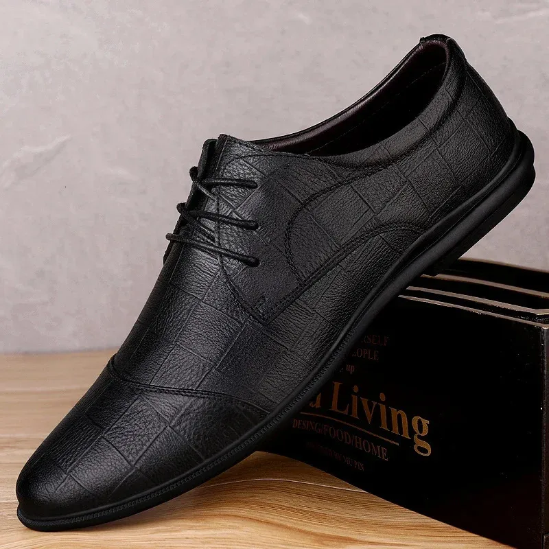 Chaussures habillées pour hommes Lacet up en cuir authentique Luxury Fashion Groom Wedding for Outdoor Italian Style Oxford 240407