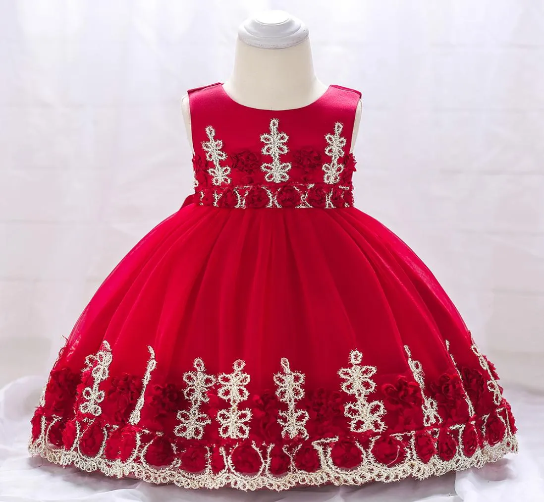 Room de robe de balle de fête d'anniversaire de vente au détail Baby Girl Robe de fête avec baptême de fleur robe de mariée robe de mariée pour filles l1837xz y19050807955559