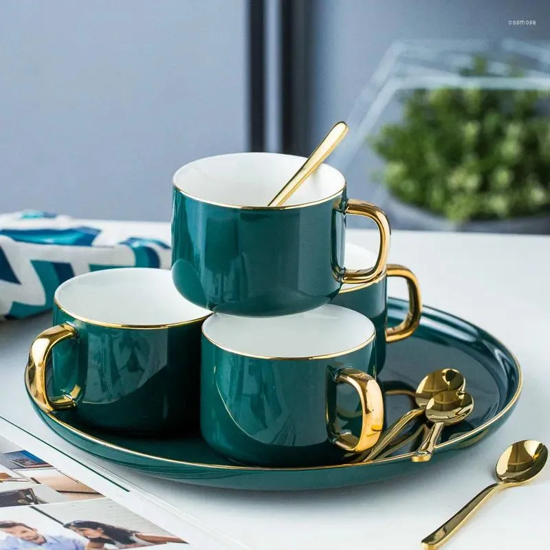 Tazze di piatti di caffè tazza di caffè europea ceramica per la casa 4 cucchiai 1 set vassoio.