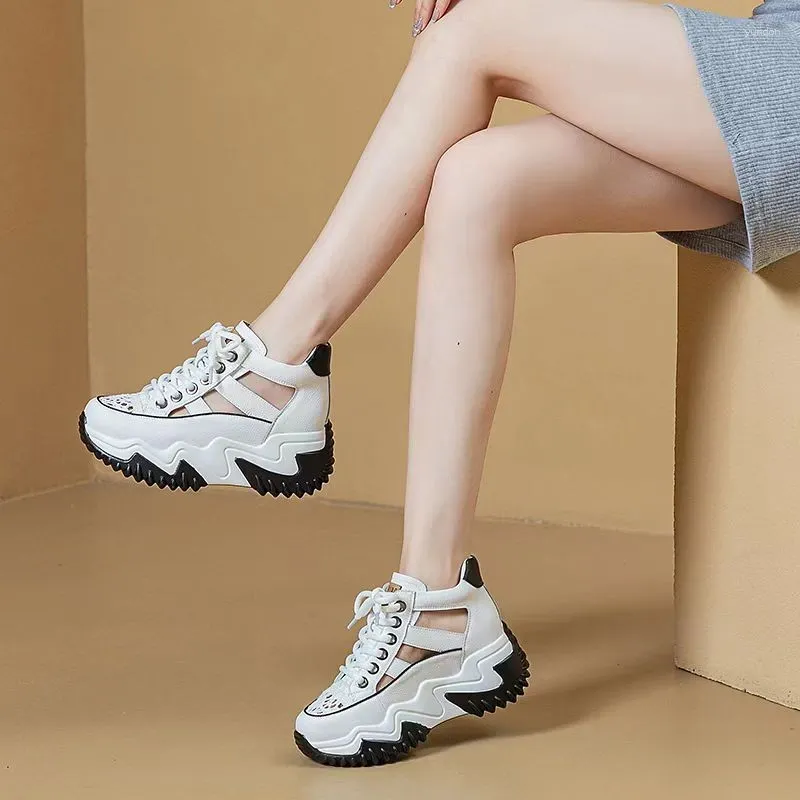 Chaussures décontractées Loisure Femmes Chunky Sneakers Femme Mid Heels Lace Up Flat Plator Hollow Out Round Toe Vulcanize Plus Size