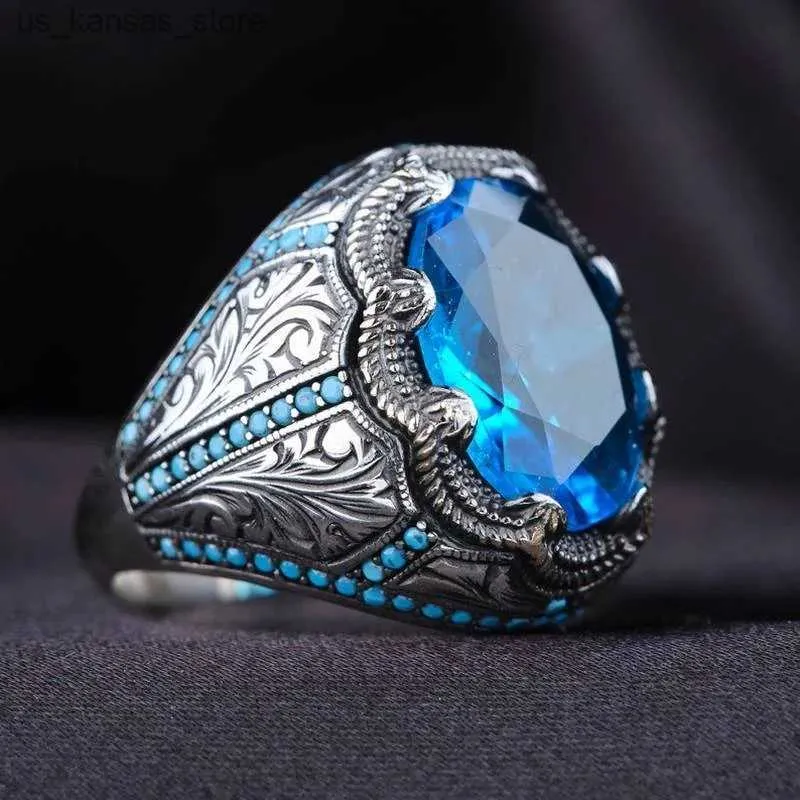 Clusterringen 2022 Nieuwe mode luxe sieraden retro zilveren kleur hand gegraveerde patroonring retro punk heren ring heren metalen blauwe stenen ring240408