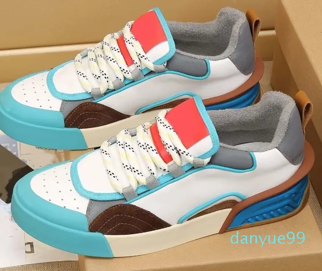 2024 Lüks Marka Sıradan Ayakkabı Buzağı Bir Ekleme Moda Günlük Tahta Ayakkabıları İtalyan Popüler Gençlik