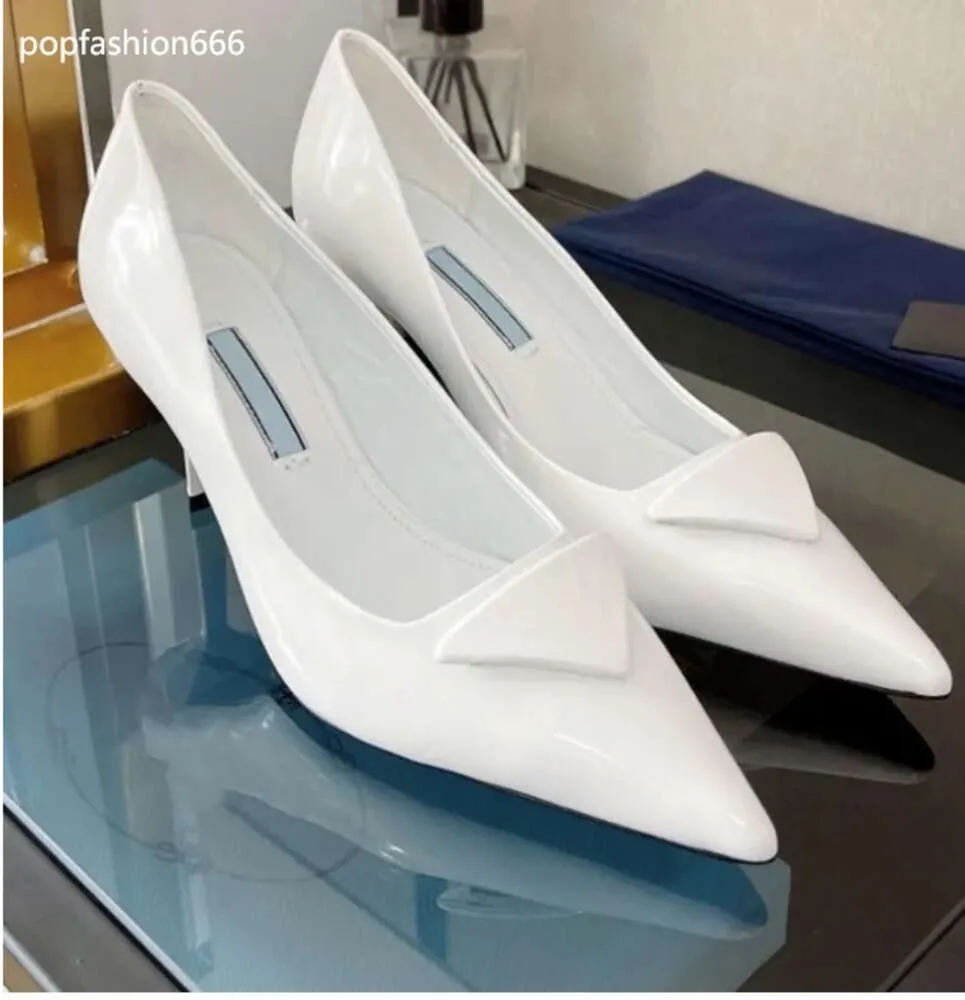 Chaussures habillées Brands de luxe 2024 Sandale de sandale High Heel Black Black Brackshed Le cuir Pompes Slingback Black White Patent Leathers 35-40 Fashion Chaussures 43677799