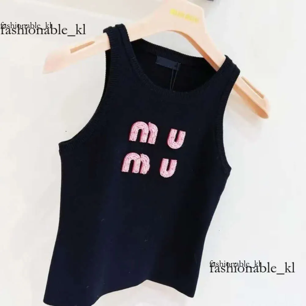 Miui Bag Designers Tシャツの女性戦車MIUアナグラムエンブロデューコットンブレンドタンクトップショートパンツデザイナースーツニットフェムクロップドジャージーレディーストップMui Mui 685