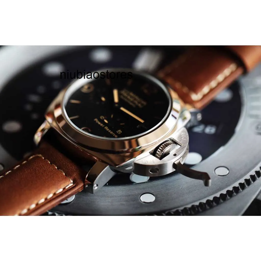 Watch Watches Designer für Herren mechanische automatische Bewegung Sapphire Mirror 44mm Cowide Sport Armbandwatches wasserdichtes Addp