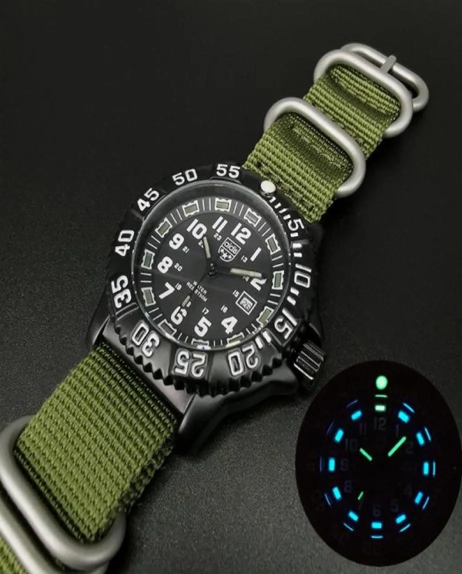 Gli uomini guardano un quarzo militare impermeabile orologi imitazione tritium cronografo luminoso fermare lussuoso orologio da polso per immersioni in nylon nylon 89485002269