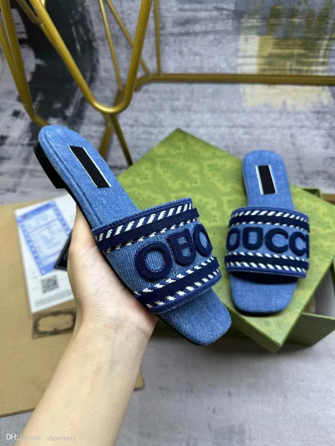 Designer kvinnor tofflor sandaler platt botten fashionabla denim blå strand gummi anti slip sillben tofflor broderade duk casual skor 35-42 med låda