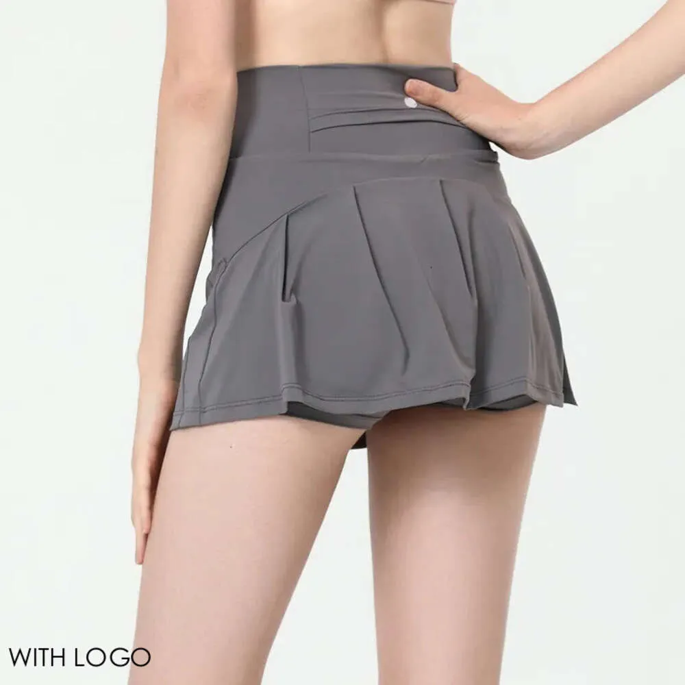 LL Women Sport Yoga تنانير تدير شورتات صلبة ملونة مطوية تنس غولف مكافحة التعرض Fiess Short Skirt 9007