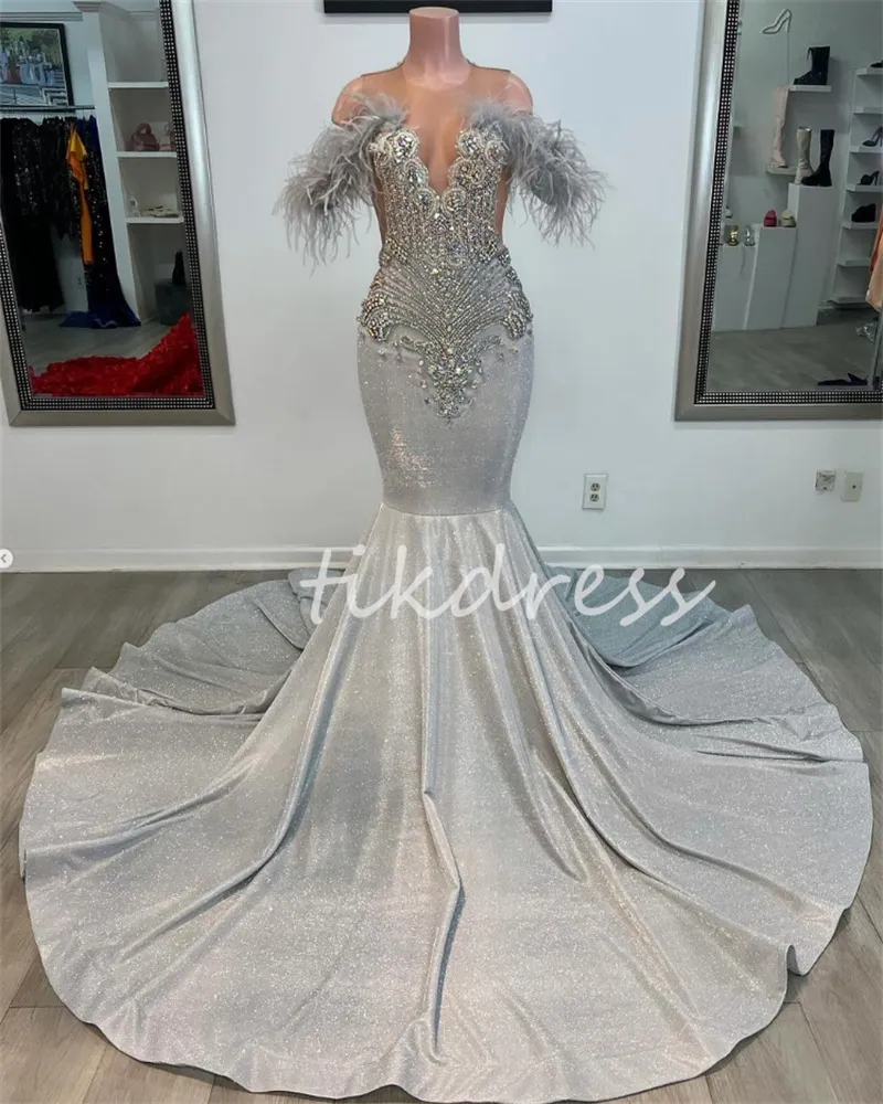 Shine Silver Prom Dress For Black Girls 2024 Off Shoulders Crystal Diamond Feather Evening Dress Mermaid Birthday Formal Dress Luxury Ceremony Vestidos De Noite
