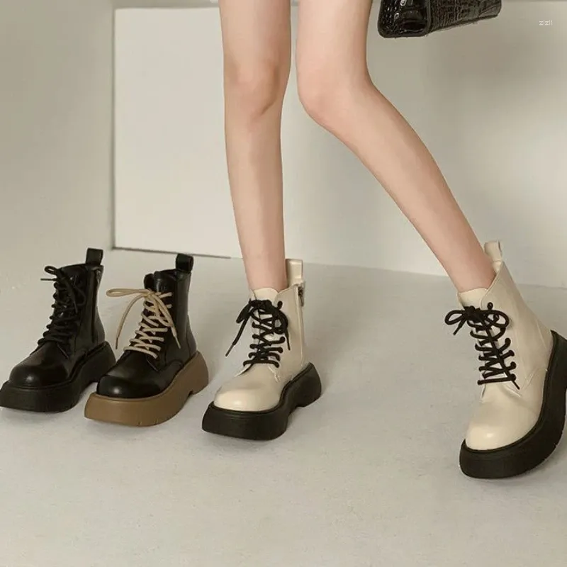 Stiefel dicker Soled -Knöchel Schnürung mit mittlerer Absatz Frauen Lederschuhe Solid Non Slip Retro alle mit 2024 Mode