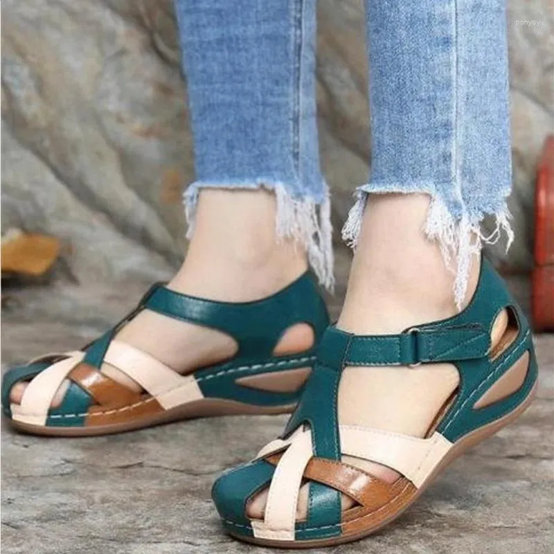 Buty sandałowe kobiety letnia platforma kobiety Europa retro rzymskie kliny dla luksusowych projektantki kobiety