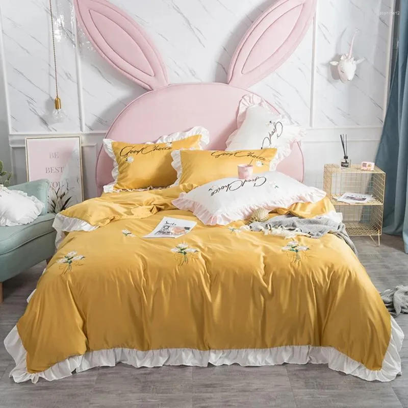 Bedding Sets Evich Plain Comforter Yellow With White Edger Pillowcase Sheet Quilt Cover Single And Double King Size Bedclothes