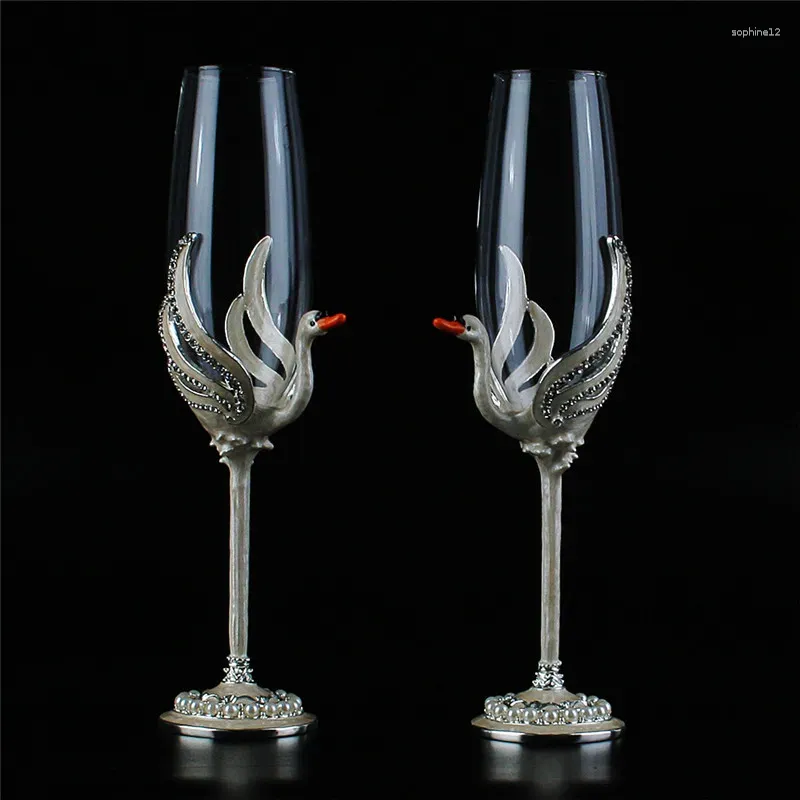 Copos de vinho 2pcs criativos de esmalte de cisne criativo Champagne Glass Crystal Wedding Toasting Party Decoration Cups com caixa de presente