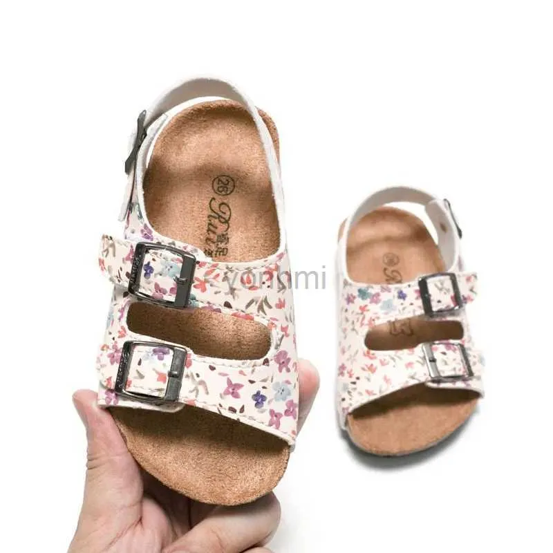 Scillatore per bambini Nuovo stile Cork Sole Anti-slip Casuali Casuals Scarpe per bambini Slifori per bambini Sandali ragazzi Sandali Nuovo 2021 240408