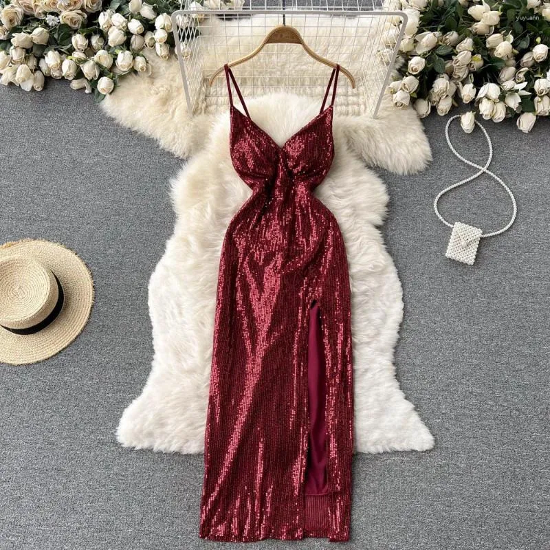 Casual Dresses Sequin Suspender Dress Women's Retro Hong Kong Style 2024 Sexig lågskuren split Slim Dre