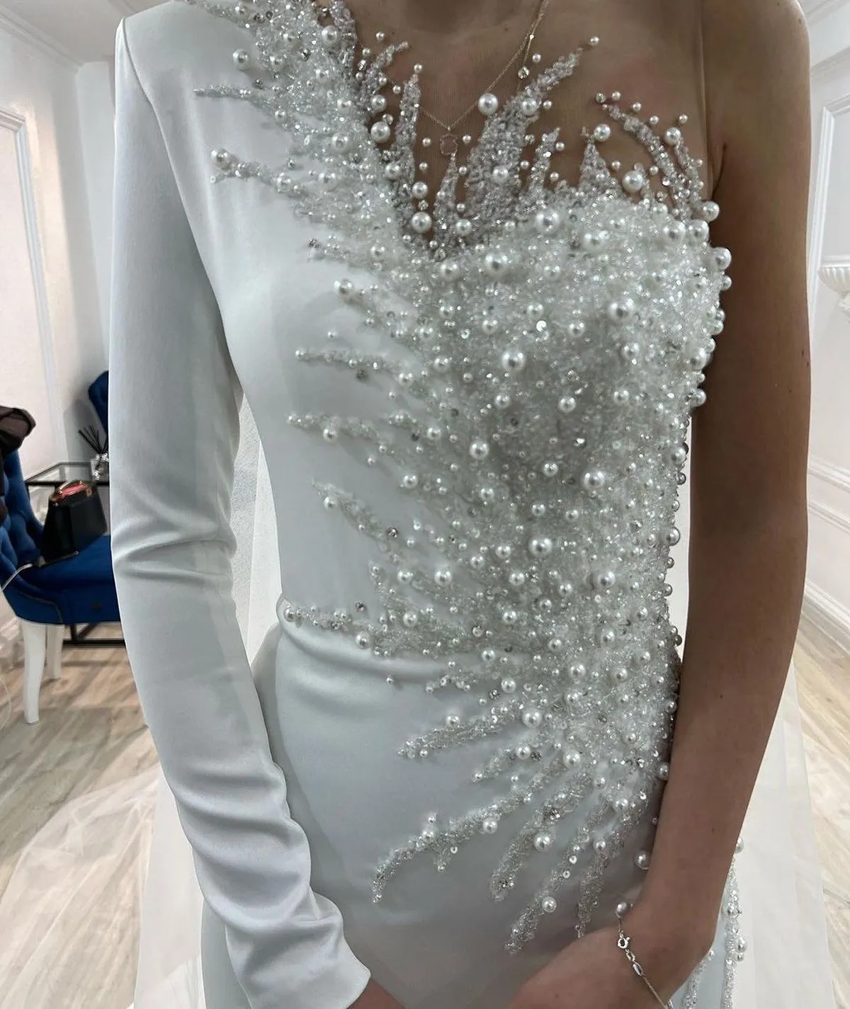 Fashion One Shoulder Mermaid Wedding Dresses Pearl Sequined Bridal Gowns Beading Rhinestone Satin Sweep Train Robe Bride Dresses