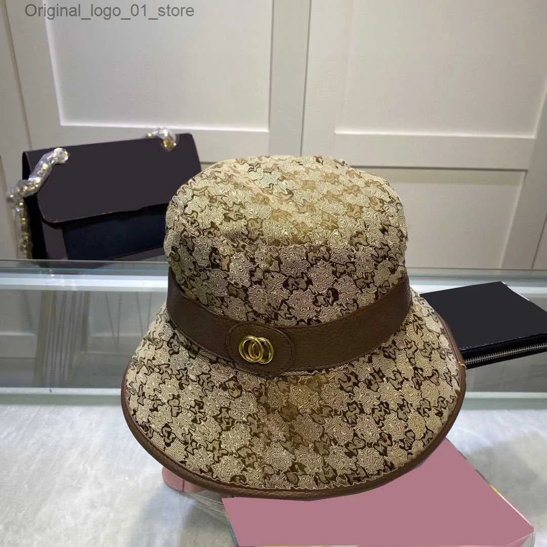 Szerokie brzegowe czapki luksus luksurys designerski kapelusz dla mężczyzn czapka rybacka filtra przeciwsłoneczna plażowa klasyczna skórzana patchwork liter w stylu wypoczynek stary kwiat Q240408