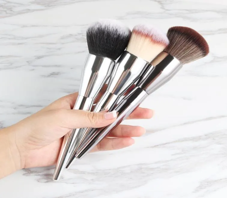 1pcs Silver Makeup Brush Soft Synthetic Hair Single Cosmetic Bross pour fondation Foundation Foutte Powder Face Make Up Brush Contour Beau3589812