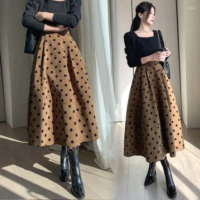 Saias 2024 Mulheres outono de inverno Vintage Polca-dot Salia solta Cantura alta Long Ladies Fashion Pockets Pleated Casual Q934