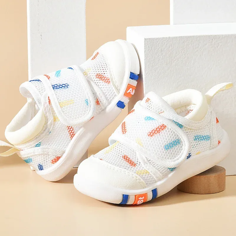 Sneakers babyskor pojke flickor sommar andas luftnät småbarn promenadskor mode ihålig mjuk sula baby sandaler spädbarn första vandrare