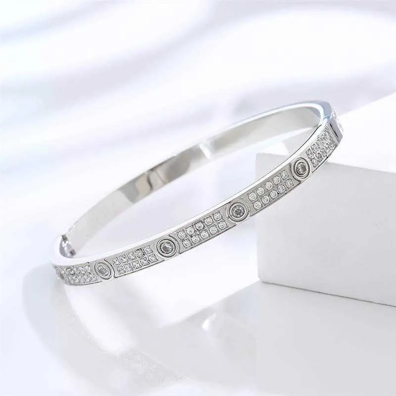 Brand designer Wind Full Sky Star Bracelet with Two Rows of Diamond Micro Inlaid Stainless Steel Carter Titanium for Women With logo XEV2