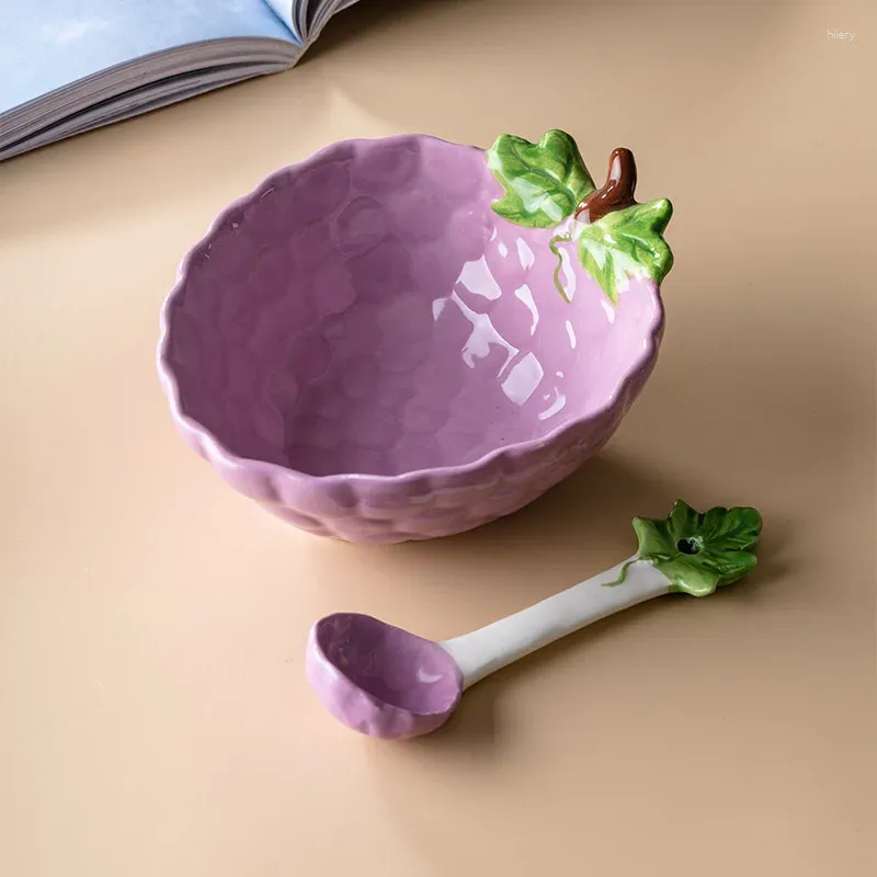Skålar europeisk keramisk tecknad fruktdesign sallad skål söt jordgubbe frukost dessert omedelbar nudel kök bordsartiklar 350 ml