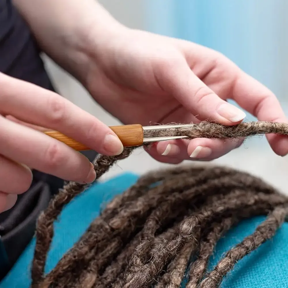 1 st/parti 1 krok 2 krokar 3 krokar tre stil dreadlock nål för flätning 0,5 mm/0,75 mm naturlig bambu dread-lås hårvävverktyg