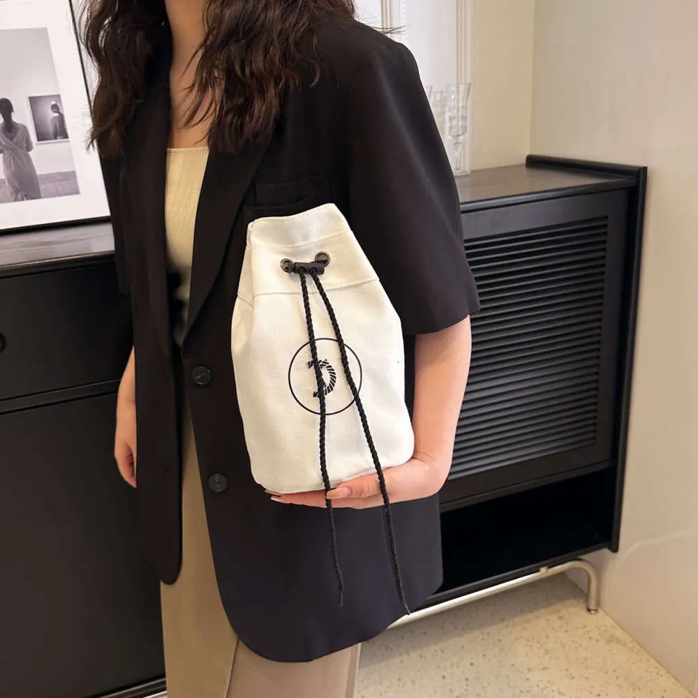Designer Bag Tote Bag Mouth Water Bucket New Drawstring Kvinnhandtag som bär påse lagring 70% rabatt på uttag