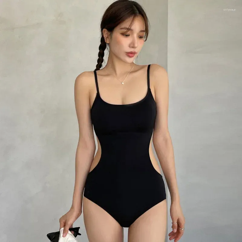 Frauen Badebekleidung japanische und koreanische Frauen ein Stück Badeanzug Solides Gurt undichtes Rücken sexy schlankes Off-T-T-T-T-T-T3-Frühlingsort für