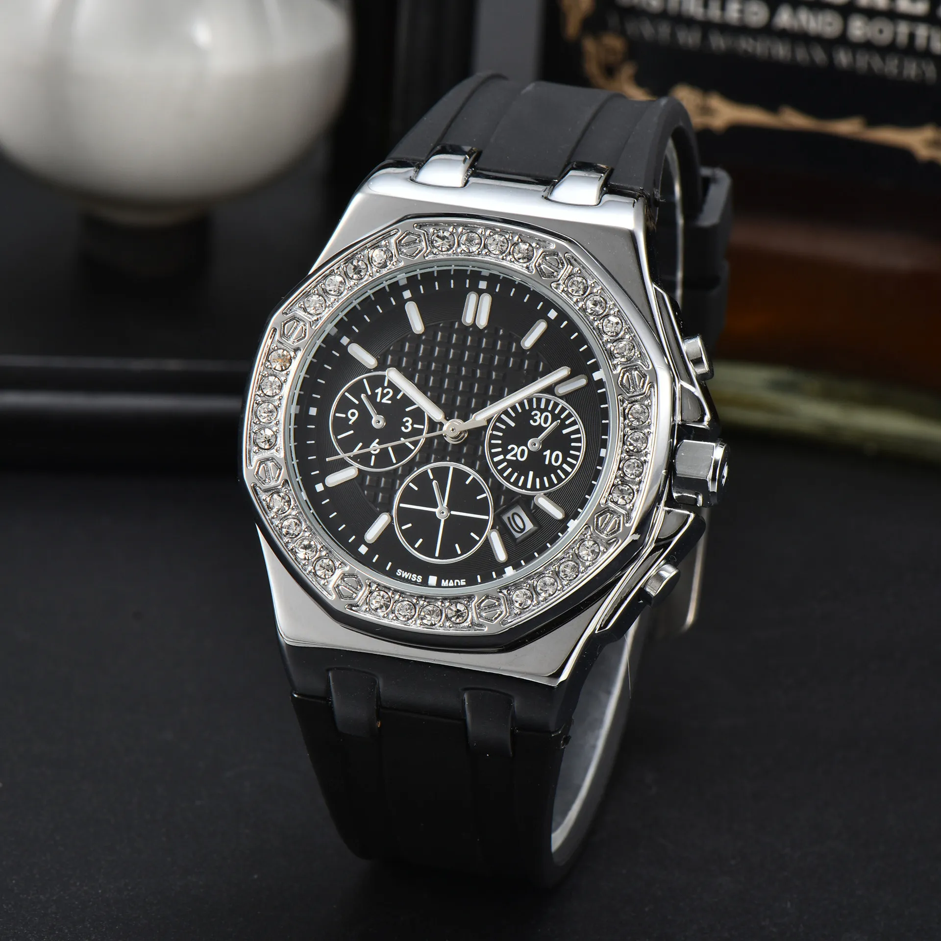 Ladies Luksusowy modny zegarek kwarcowy ruch 37 mm zegarek Diamond Business Watch Danies Designer gumowy zegarek świąteczny prezent Montre de Luxe Zegar ruch