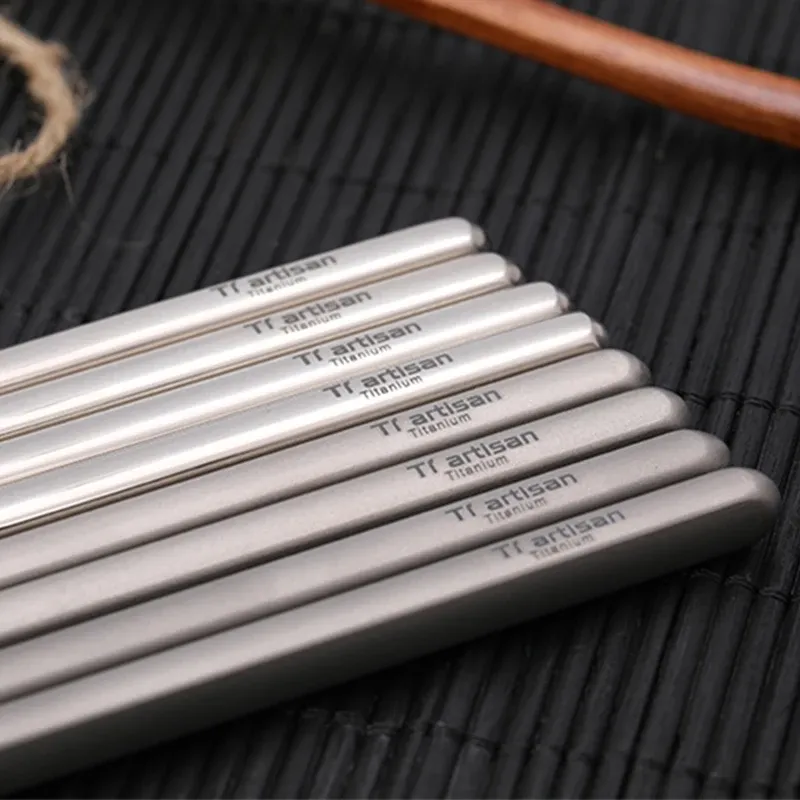 Tiartisan Titanium Square Chopsticks Titanium Sushi Hashi Kinesiska japanska pinnar 1 par 195mm/230mm för utomhuspicknick