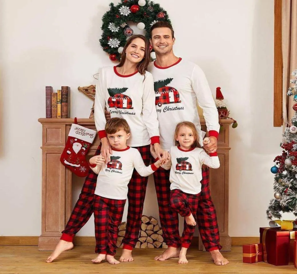 2020 NIEUWE Kerstfamilie Pyjama's Set Adult Kids Sleepwear 2 PCS Sets TopSplaid Pants Xmas Family Look Matching Outfits LJ2011114176416