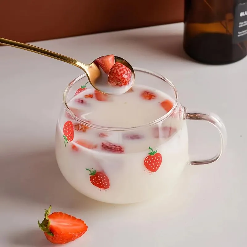 Wine Glasses 350ml Strawberry Drinking Glassjuice Mug Coffee Cup Clear Mugs With Handle Transparent Glass Oat Milk Summer Drinkware