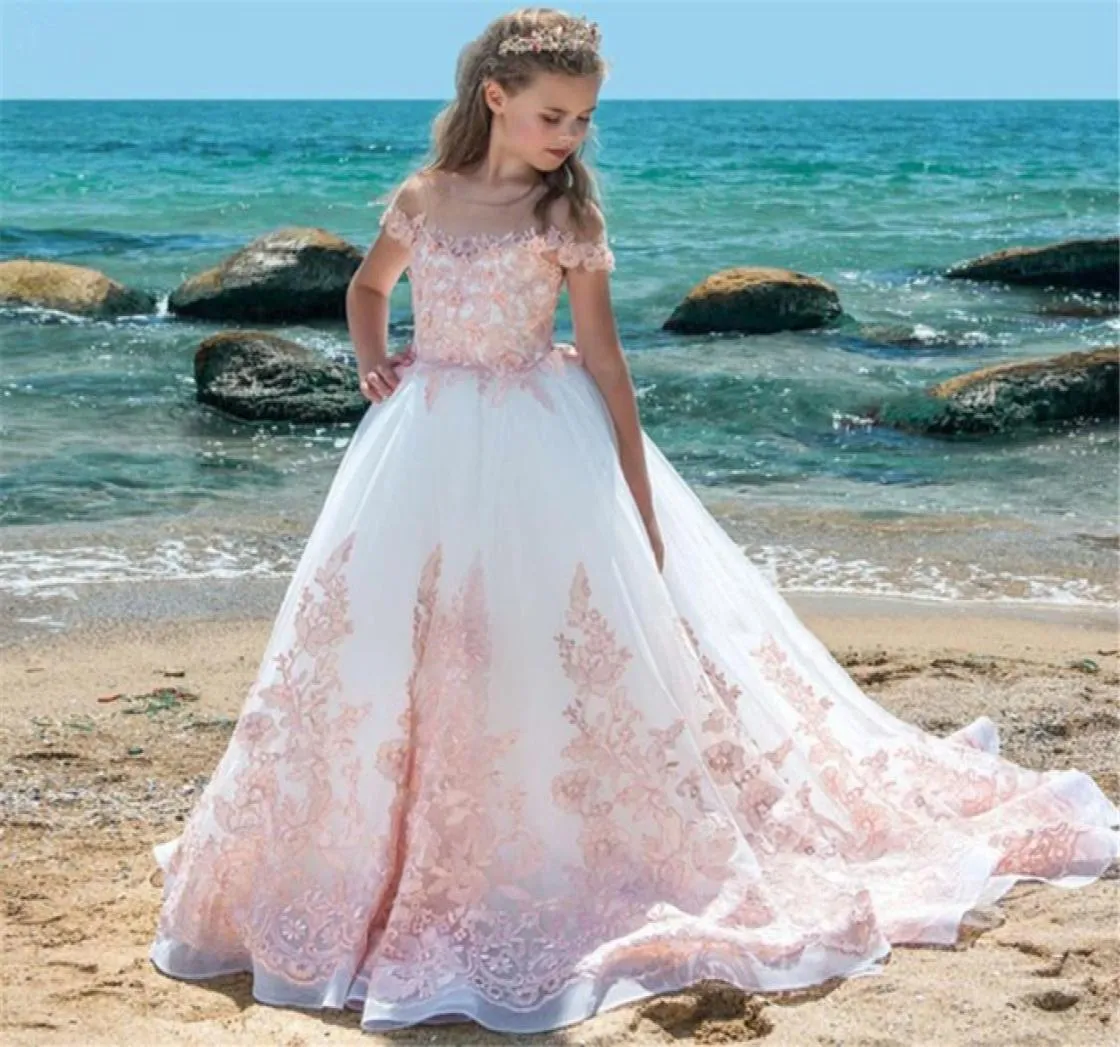 New Flower Girls Dresses High Quality Lace Appliques Beading Ball Gowns Beading Floor Length Pageant First Holy Communion Dresses2487245