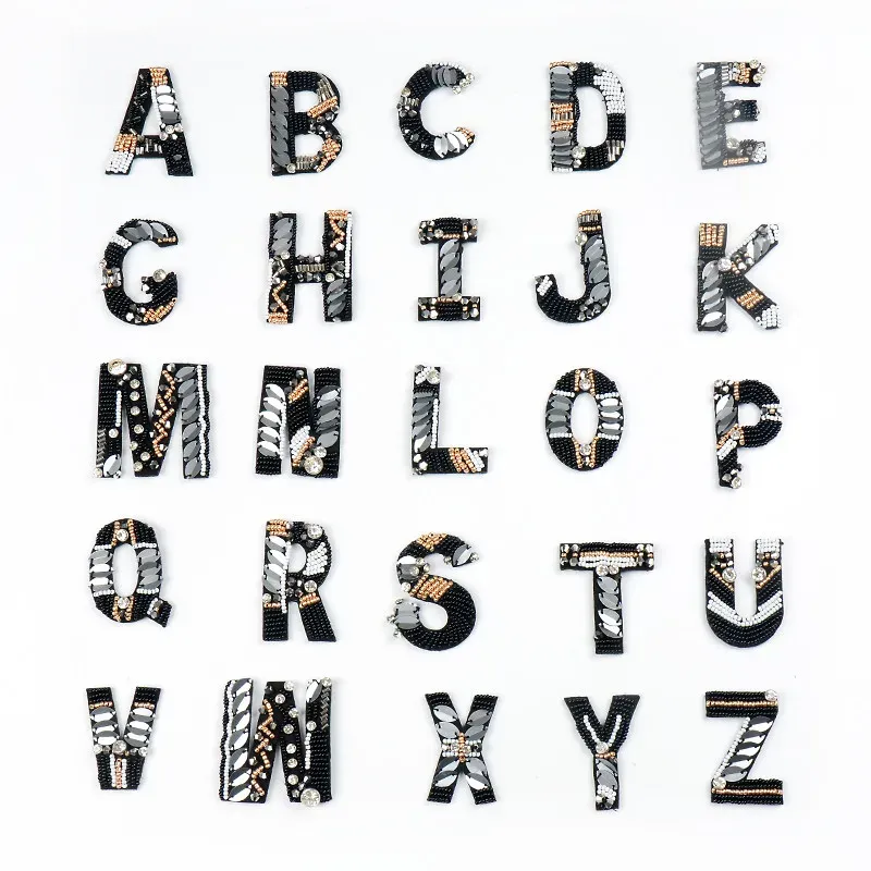 A-Z Rhinestone Peads English Alphabet Letter Applique 3D Sew na literach Patta na odziar