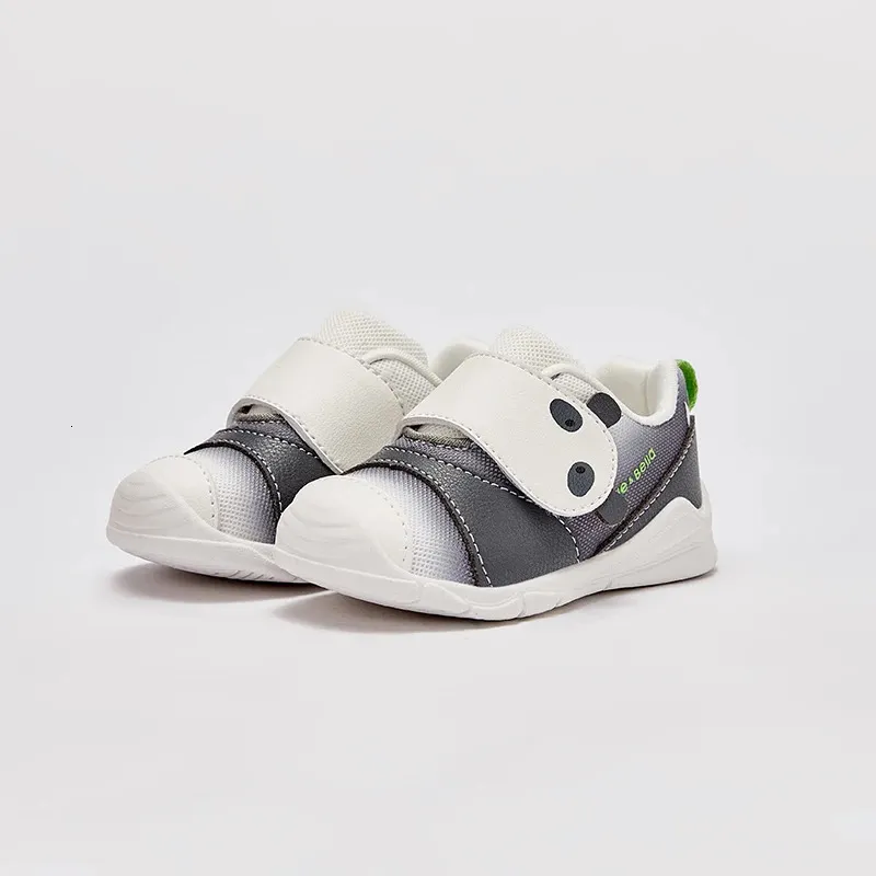 Babyoye Casual Shoes with fabulous Velcro Closure