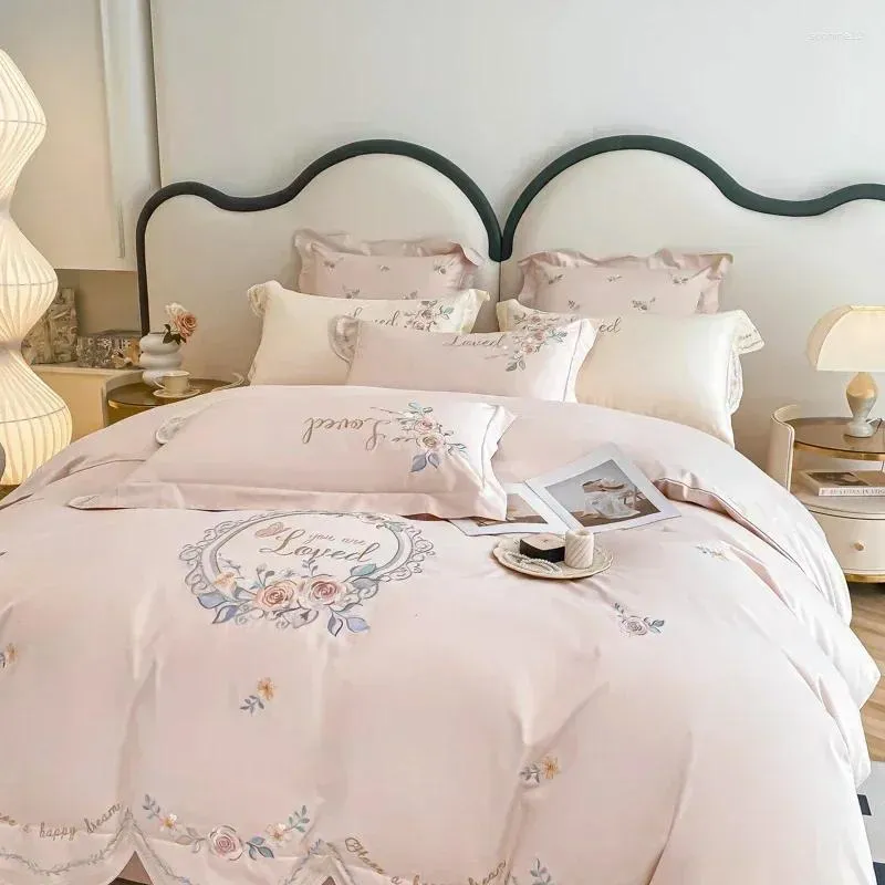 Bedding Sets Pink Vintage Rose Flowers Embroidery Princess Set 100S Egyptian Cotton Curve Edge Duvet Cover Bed Sheet Pillowcases