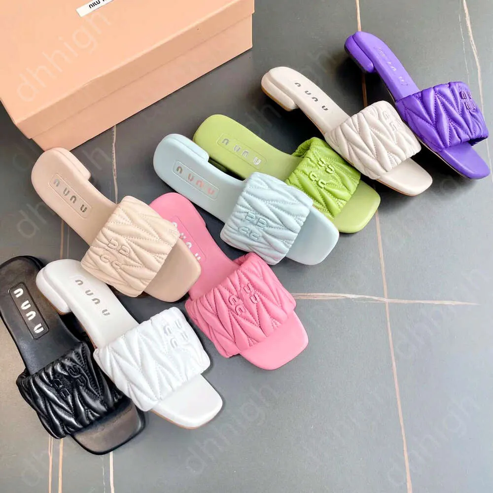 Miui Sandaler för kvinnor Designer Sliders Miuis Slipper Summer Mius Flat Heel Loafer Men Black Flip Flop Leather Mule Luxury Slip-On Sandale Slide