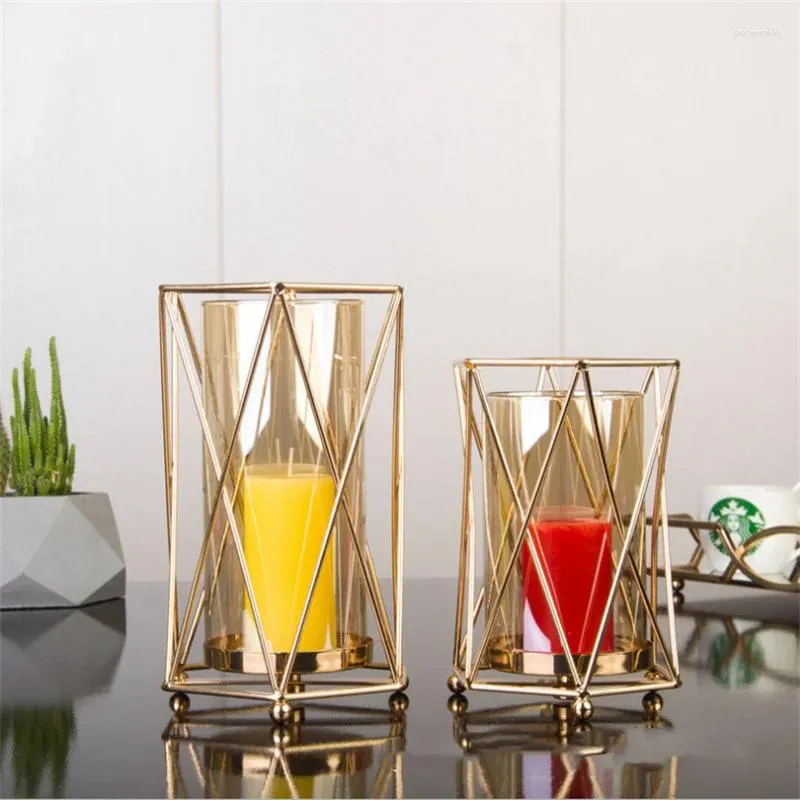 Candle Holders Light Luxury Accessories Golden Wrought Iron Geometric European Romantic Houder Cupable Decoration