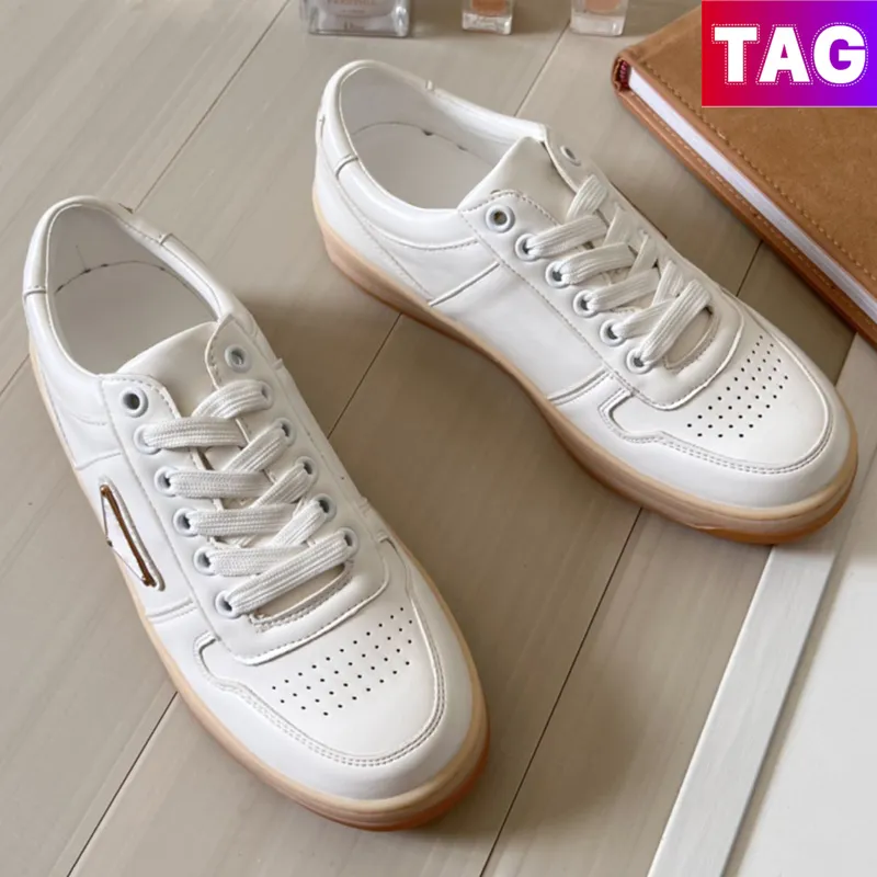 2024 Designer Sapatos casuais femininos Downtown Nappa Sneakers Ladies Ladies Branco Branco Low Round Round Lace-up Pradeshoes Mulher moda ao ar livre tênis de sapatos respiráveis