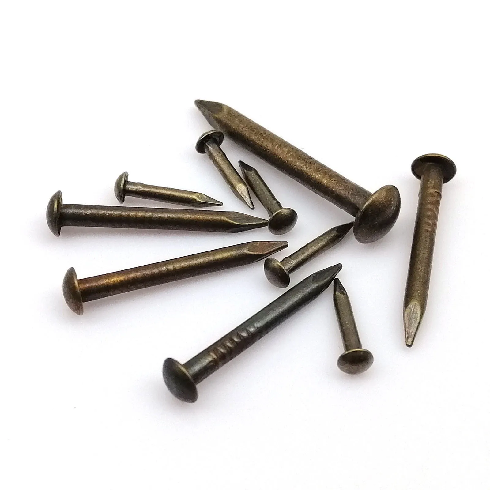 10/20 / 50 / 100pc 1,2 mm 1,5 mm 2 mm 2,8 mm en laiton antique bronze pur cuivre petit goujon à ongles à tête ronde pour la charnière de la charnière bijoux