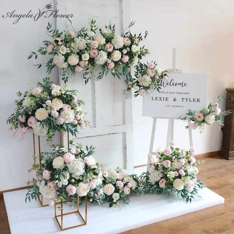 テーブル用の花のセンターピース、テーブル用のエレガントな人工花の列のアレンジ、花柄のボールの結婚式の背景、ウェルカムサインの装飾、コーナー  フラワーパーティーディスプレイを￥3,909 | DHgate バラとアジサイの花 結婚式 花嫁 ロマンチックなフェイクフラワー ... 造花 ホームデコレーション アレンジメント 造花 ブーケ テーブル センターピース ウェディングデコレーション 花瓶付き フェイクフ