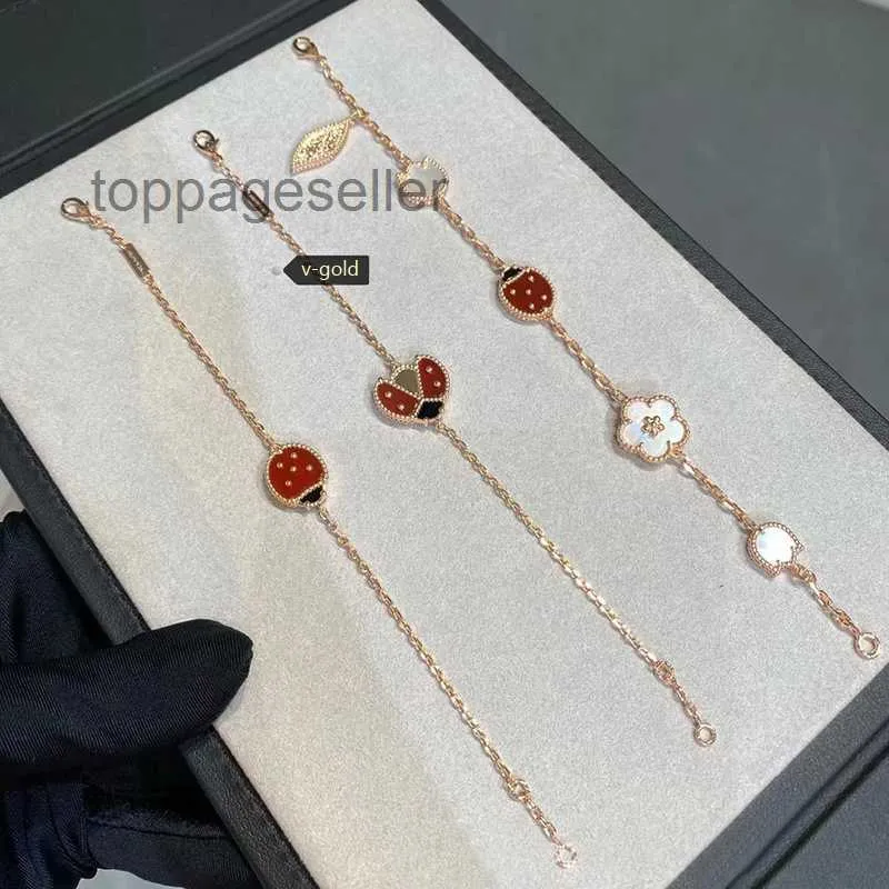 Vanclef 2024 Designer Van Clover Armbänder Charm Bracelets Frauen 4/Vier-Blatt-Rosengold-Ladykäfer Luxusschmuck mit Kasten