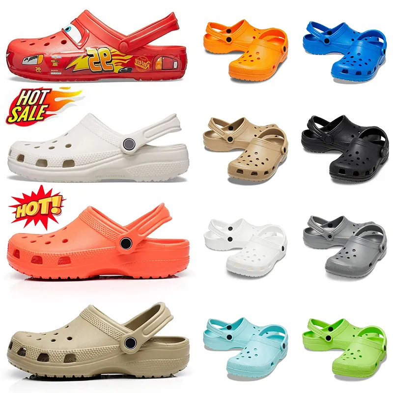 Rubberias de praia de alta qualidade Kids Crocc Charms Sandals Designer famosos mulheres fivela de fivela clássica cros cross-tie slides plataforma salpadinhos de masculino à prova d'água sandale