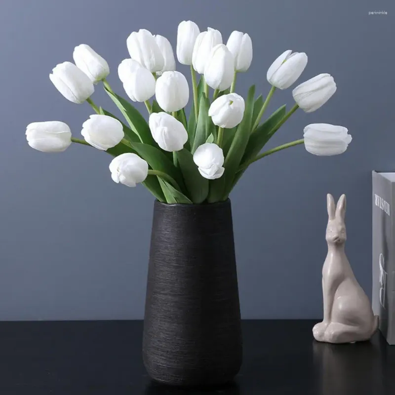 Decoratieve bloemen 7-stcs gesimuleerde tulpen realistische no-fade nep tulp mooie kunstmatige bloemenboeket voor huis bruiloftsfeestdecoratie