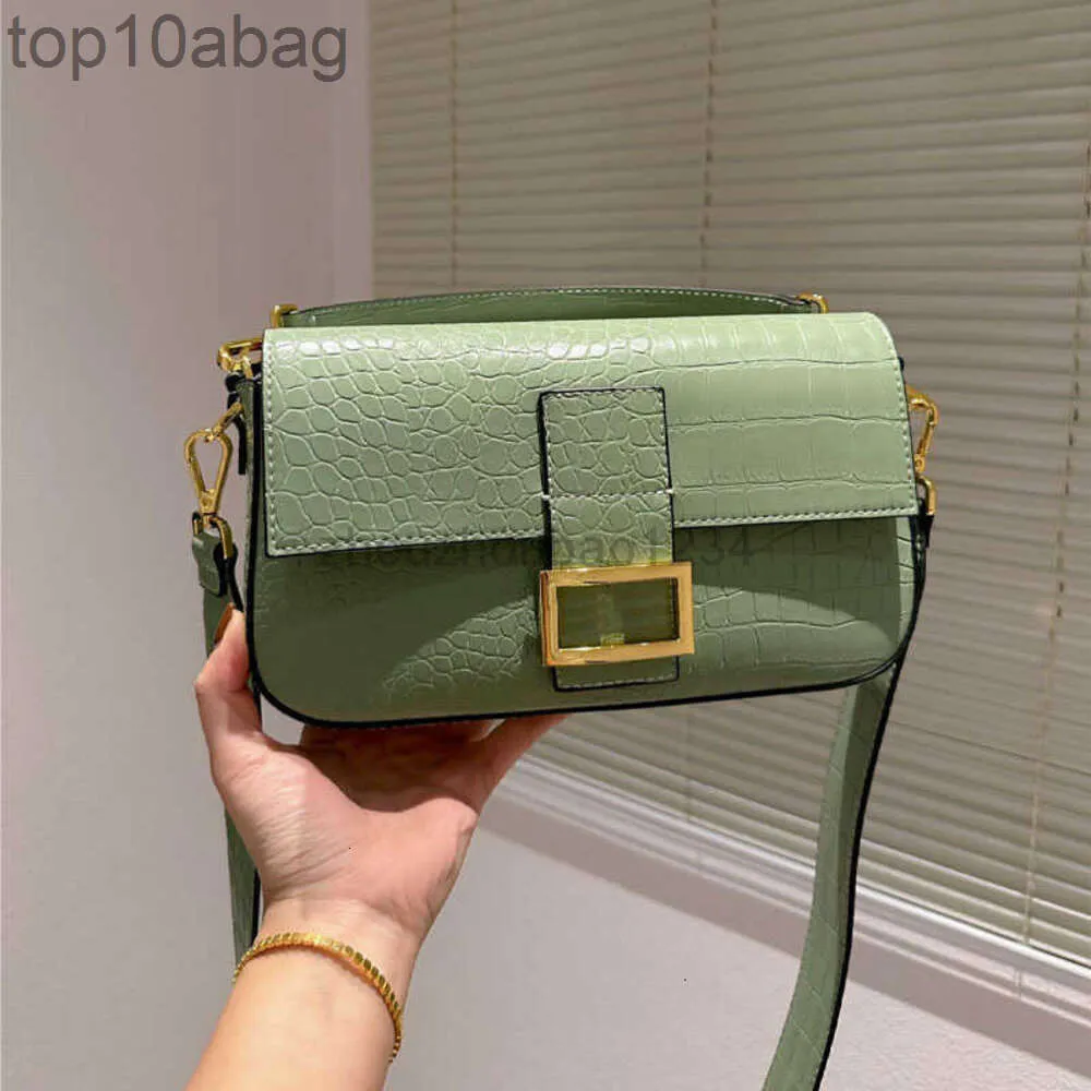 Fendig Sacs F Sac Ff Sac Baguette sac Luxuries Designer Femmes Underarm Leather Hands Sacs Square Shopping Messager Messenger Purse 230218 DK2S Fendideigner