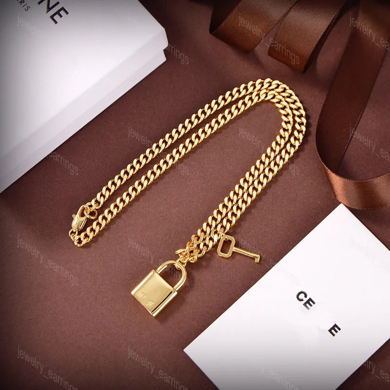 Collar de colgante de bloqueo Diseñador de diseño de bracelcet Regalo clásico Llave gruesa Enlace de cadena Mujeres Moda de oro Collares de oro Luxurys Pendientes de joyería