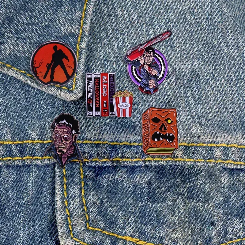 Film horror The Evil Dead Spettaio degli anni '80 Badge Ghost Badge Punk Spettaio Halloween Accessori all'ingrosso