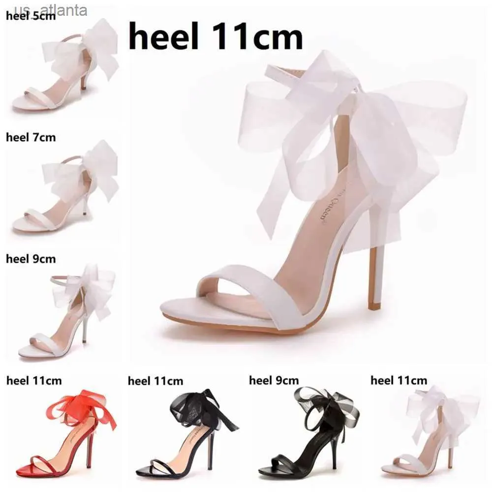 Klänningskor Crystal Queen Woman Sweet Bow Knot Elegant Ankle Strap Party Sandaler Black Thin High Heels White Wedding Open Toe H240409