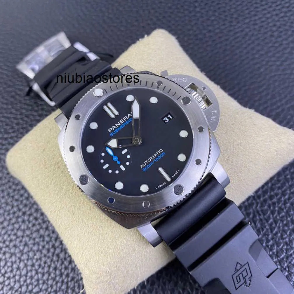 Designer Luxus Uhren Watch Factory Sapphire Mirror Automatische Bewegung Größe 44 mm Gummi -Gurt U7OT